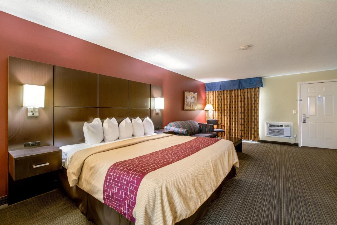 Red Roof Inn Вансен Екстериор снимка